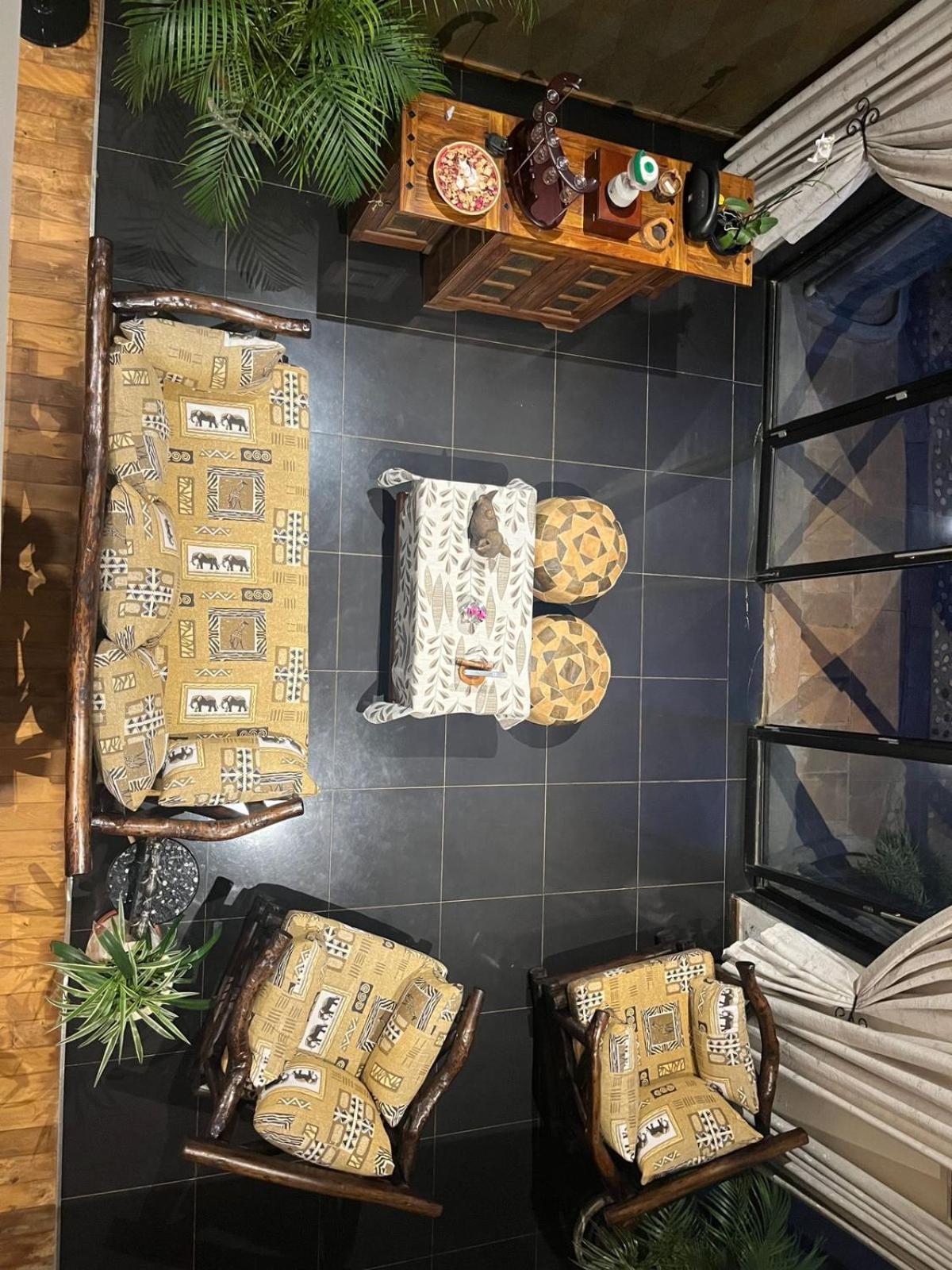 Florances Rest House 奈洛比 外观 照片